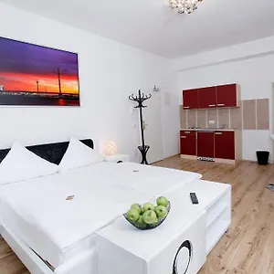 Aparthotel Design ***